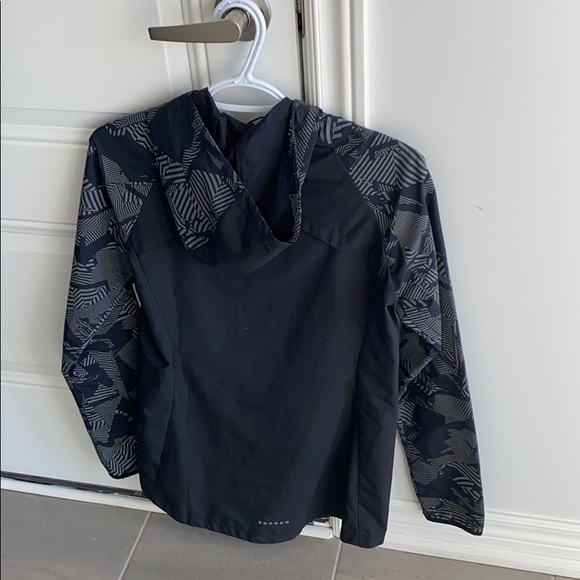 NIKE Windbreaker Jacket - Picture 4 of 8